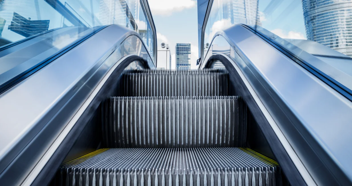 Četke na pokretnim stepenicama kriju bezbjednosnu funkciju/Free Pik