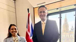Priti Patel i Denis Bećirović u Londonu//