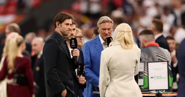 Soccer Football - Europa League - Final - Tottenham Hotspur v Manchester United - San Mames, Bilbao, Spain - May 21, 2025 TV pundits Tottenham Hotspur's James Maddison, former Tottenham Hotspur players Gareth Bale and Glenn Hoddle before the match REUTERS/Isabel Infantes