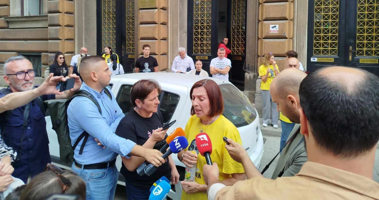 Erna Pendeka, majka ubijenog Farisa Pendeka nakon presude Ademu Šumanu, izjava za medije/Almir Kapo