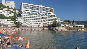 Plaža ispred hotela Sunce u 18 sati/
