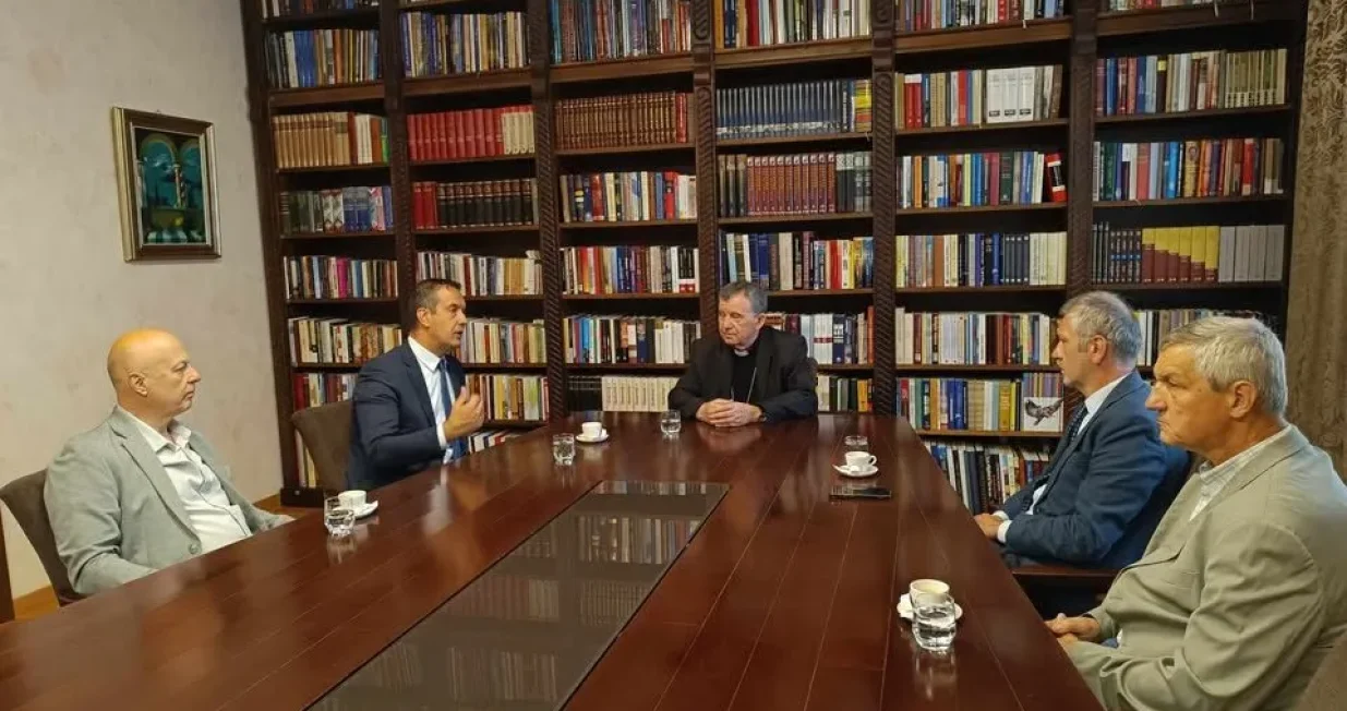 Nadbiskup metropolit vrhbosanski mons. dr. Tomo Vukšić primio čelnike Napretka i Bošnjačke zajednice kulture/