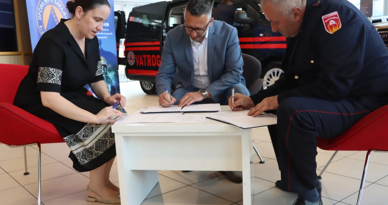 Specijalno kombi vozilo za vatrogasce/