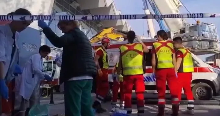 Srušila se nadstrešnica na Željezničkoj stanici u Novom Sadu/Nova.rs/screenshot