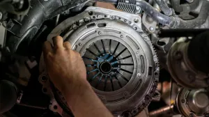 kvačilo, automobil, servis, mehaničar/