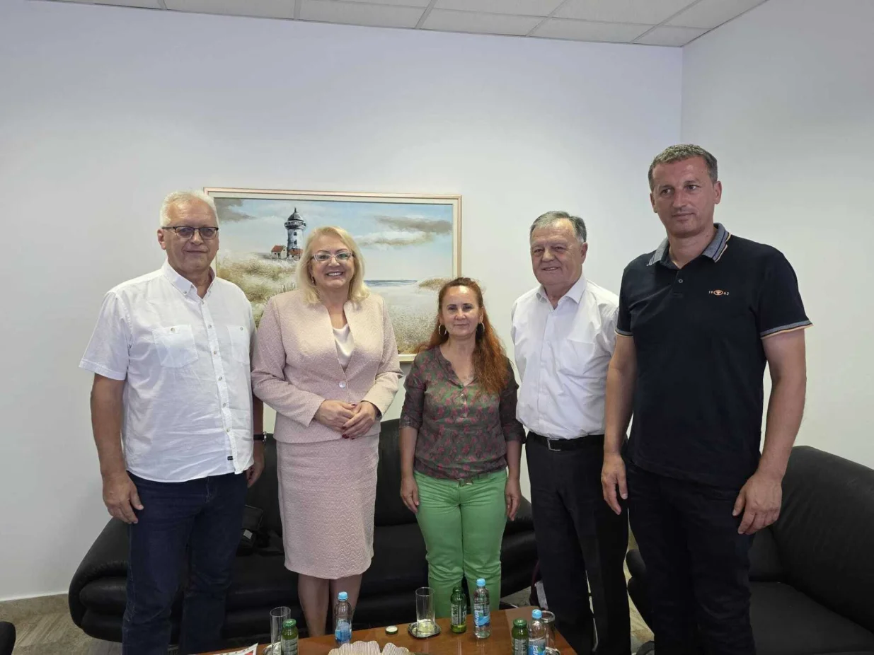 Udruga maslinara HUUM i predsjednica FBiH Lidija Bradara/