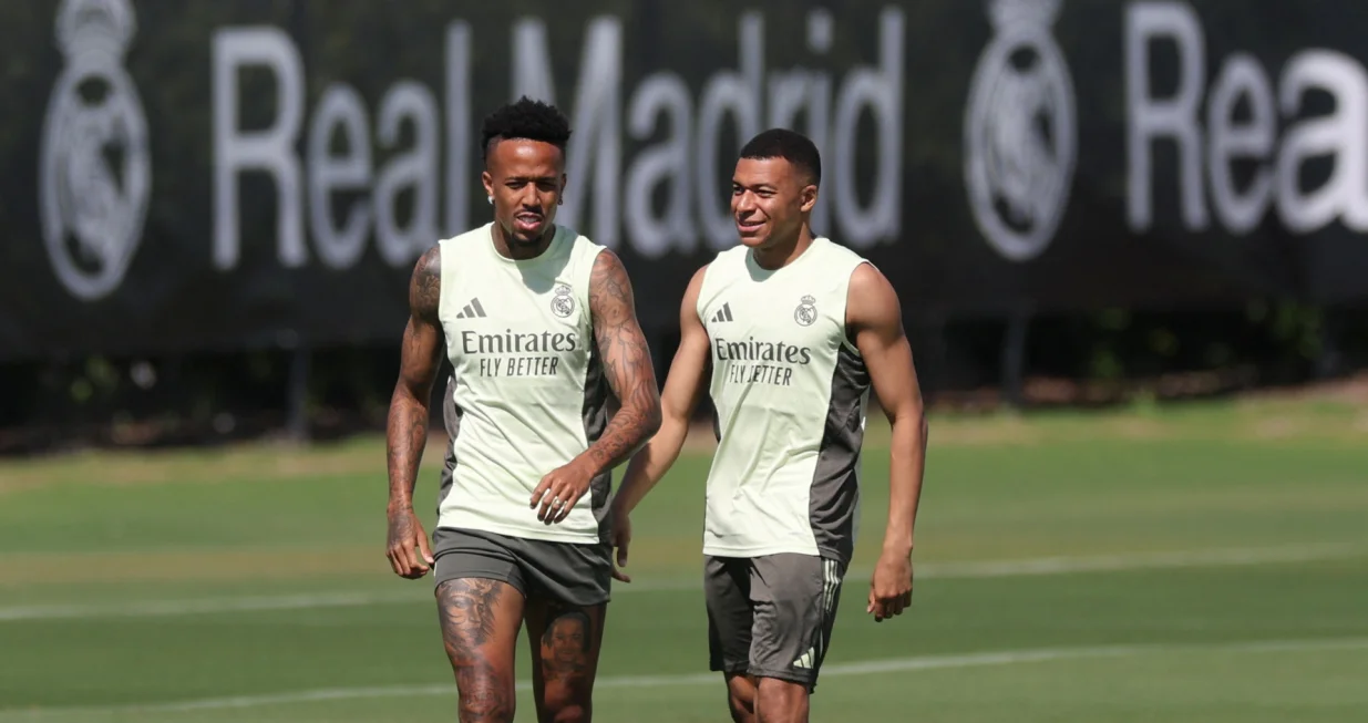 Soccer Football - Club World Cup - Real Madrid Training - Gardens North Country District Park, Palm Beach Gardens, Florida, U.S. - June 15, 2025 Real Madrid's Eder Militao and Kylian Mbappe during training REUTERS/Hannah Mckay
