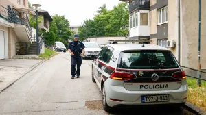 MUP KS, policija, uviđaj, ubistvo na Višnjiku, policijsko auto, iznošenje dokaza, dokazni materijal/Damir Deljo