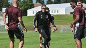 Zoran ZekićRenan Oliveira