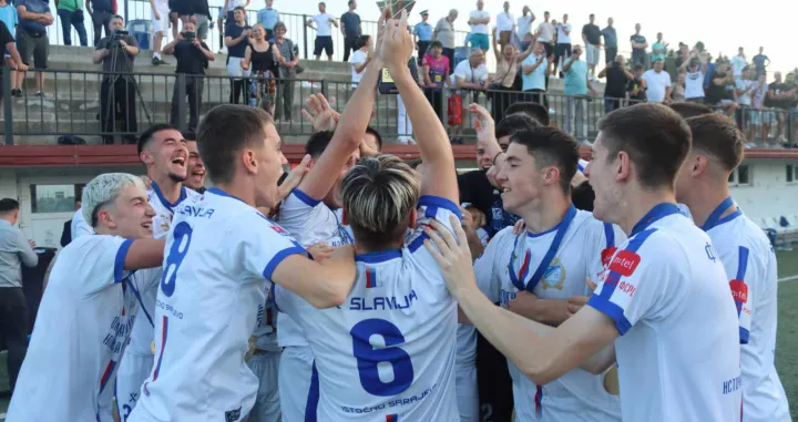 Juniori FK Slavija slave plasman u Premijer ligu (FOTO: Rade Šeslak)