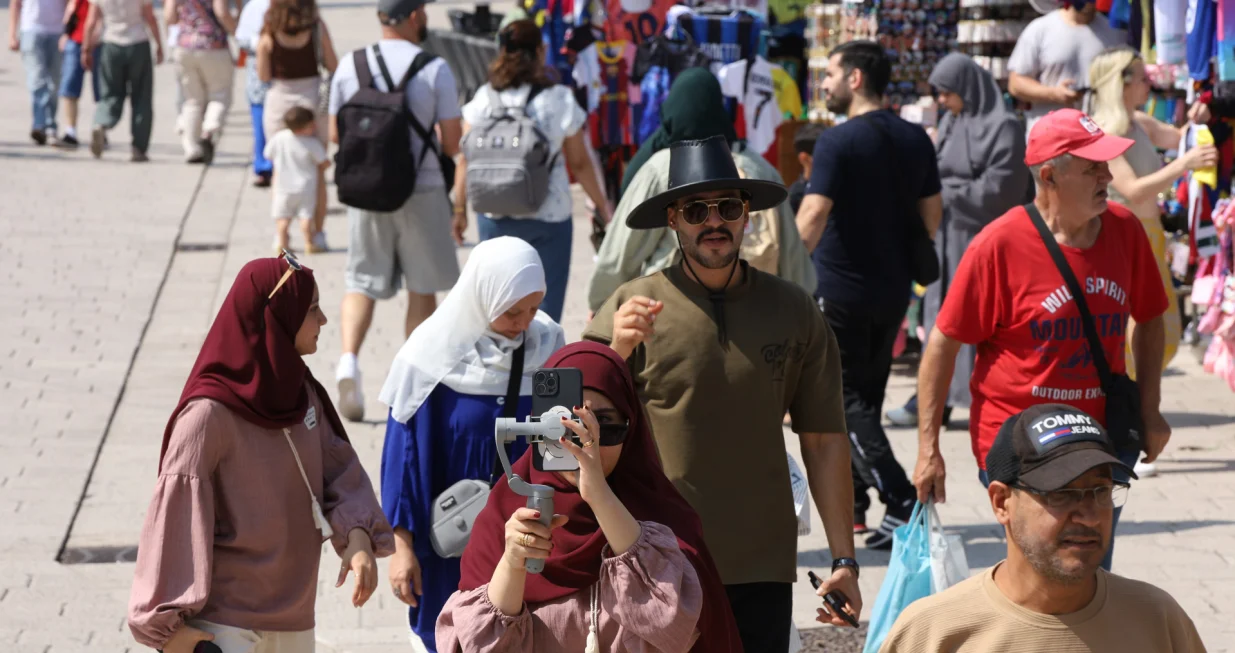 Turisti Sarajevo barščaršija juni 2025/Senad Gubelić