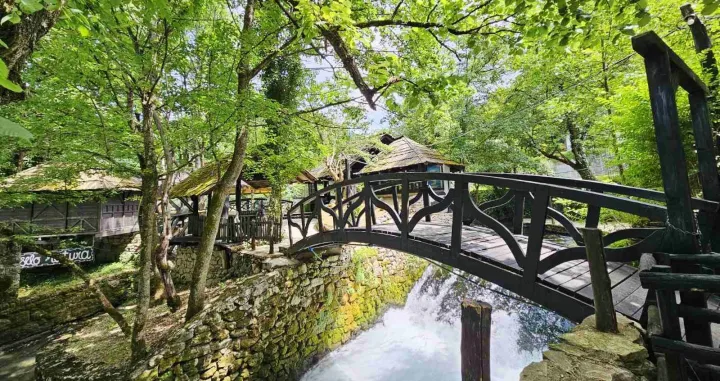 Turističko naselje Natura Art//