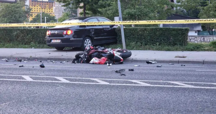 Sa mjesta nesreće/Sanel Konjhodžić