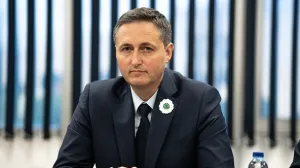 Denis Bećirović u Srebrenici/Facebook/