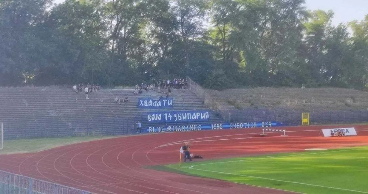 Poruka navijača Voji Ubiparipu