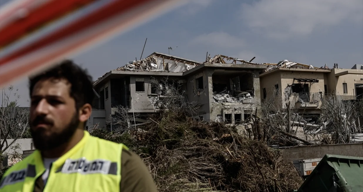 Iran uzvratio žestokim napadima na Izrael nakon američkih udara; napadnut grad Nes Ziona, u blizini Tel Aviva/Tsafrir Abayov