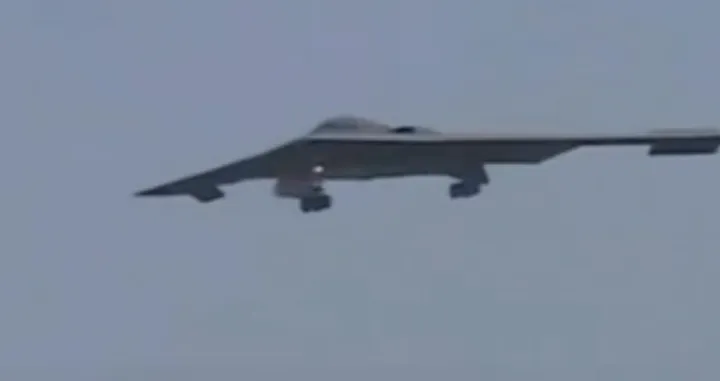 bombarder b-2, napad, iran, sad/Screenshot