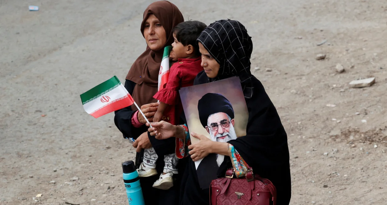 Pakistani Shi'ite Muslims attend what they call 'down with Israel rally', following the Israeli strikes in Iran, in Karachi, Pakistan, June 22, 2025. REUTERS/Akhtar Soomro  TPX IMAGES OF THE DAY/Akhtar Soomro