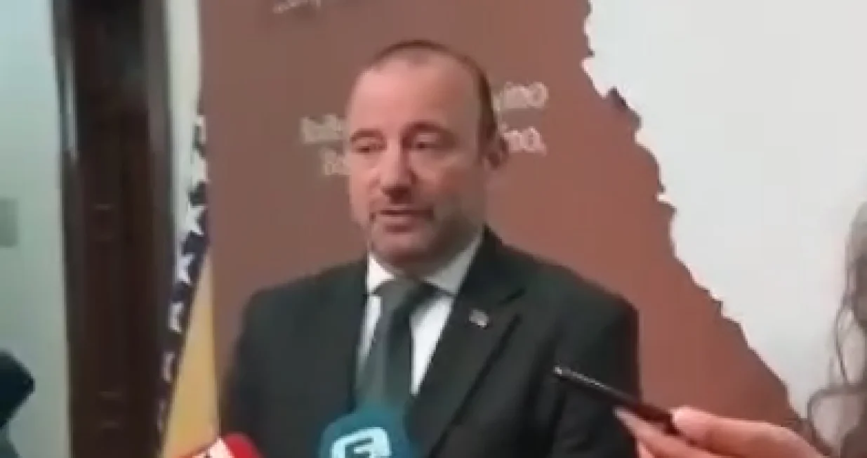 alen girt, gradsko vijeće, sjednica/Screenshot