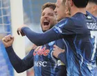 epa09704528 Napoli's Dries Mertens (L) celebrates with teammates after scoring the 2-1 lead from the penalty spot during the Italian Serie A soccer match between SSC Napoli and US Salernitana in Naples, Italy, 23 January 2022. EPA/CESARE ABBATE