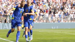 Edin Džeko i Ermedin Demirović (FOTO: Oslobođenje/Damir Deljo)