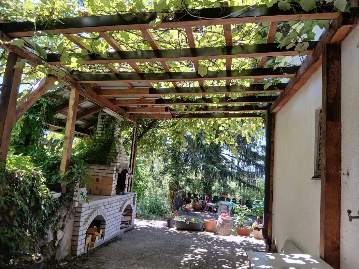 Pogled prema terasi/