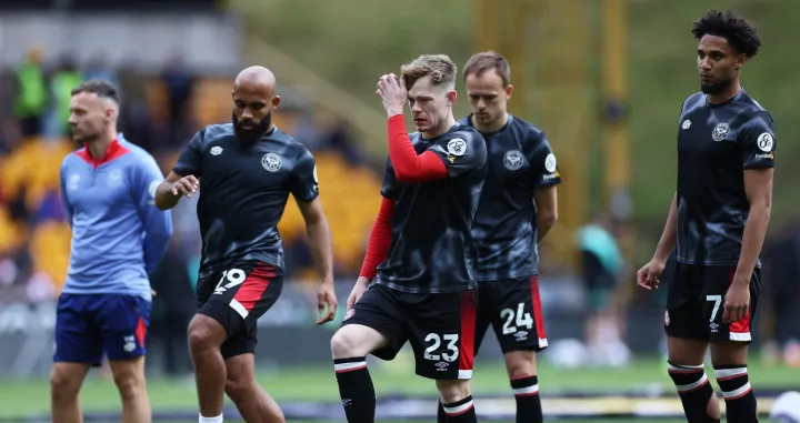 Soccer Football - Premier League - Wolverhampton Wanderers v Brentford - Molineux Stadium, Wolverhampton, Britain - May 25, 2025 Brentford&#039;s Bryan Mbeumo, Keane Lewis-Potter, Mikkel Damsgaard and Kevin Schade during the warm up before the match REUTERS/Isabel Infantes EDITORIAL USE ONLY. NO USE WITH UNAUTHORIZED AUDIO, VIDEO, DATA, FIXTURE LISTS, CLUB/LEAGUE LOGOS OR &#039;LIVE&#039; SERVICES. ONLINE IN-MATCH USE LIMITED TO 120 IMAGES, NO VIDEO EMULATION. NO USE IN BETTING, GAMES OR SINGLE CLUB/LEAGUE/PLAYER PUBLICATIONS. PLEASE CONTACT YOUR ACCOUNT REPRESENTATIVE FOR FURTHER DETAILS..