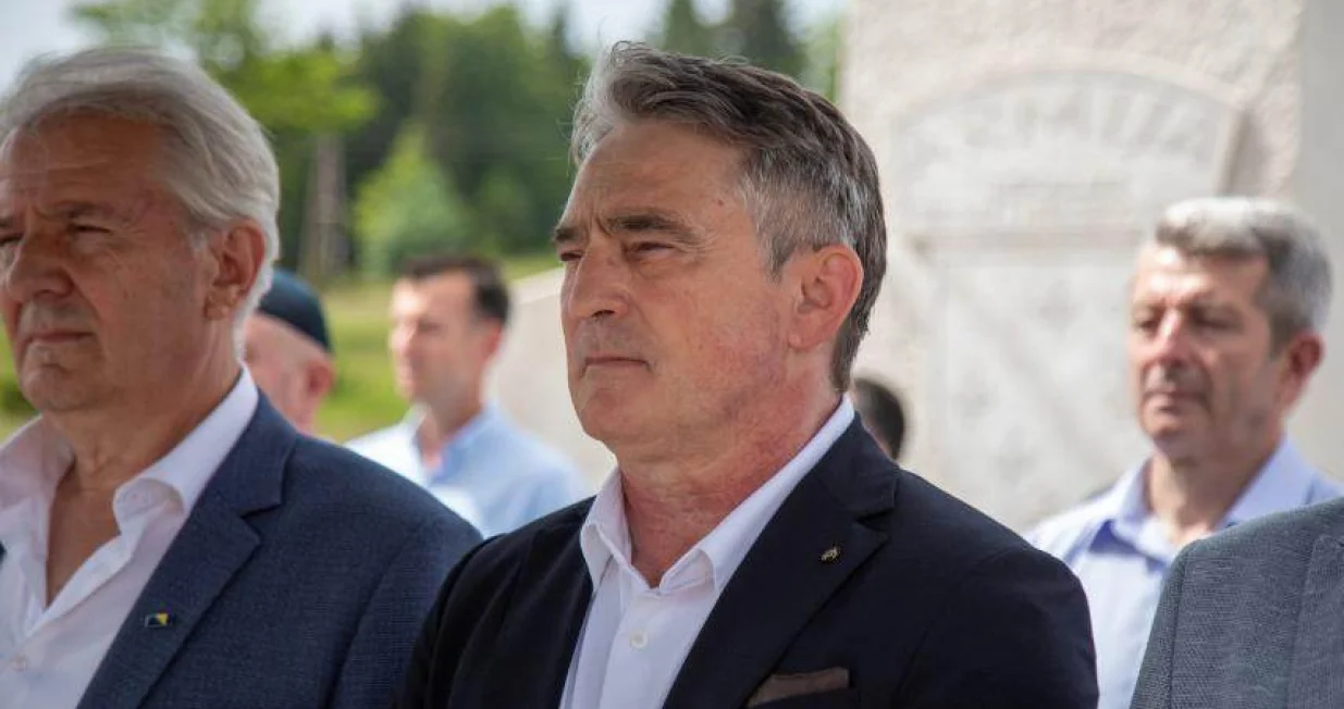 Član Predsjedništva BiH Željko Komšić prisustvuje ceremoniji otvaranja spomen-parka "Vlašić" na Vlašiću/