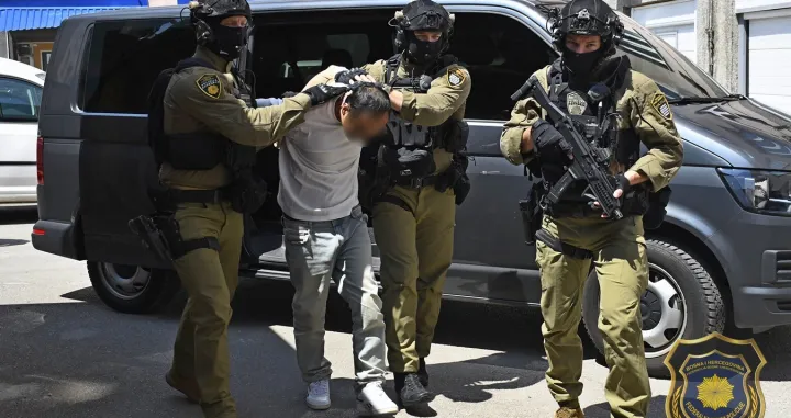 Razbijena kineska grupa/FUP/