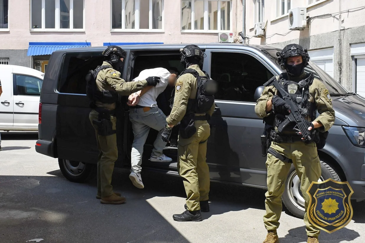 Razbijena kineska grupa/FUP/