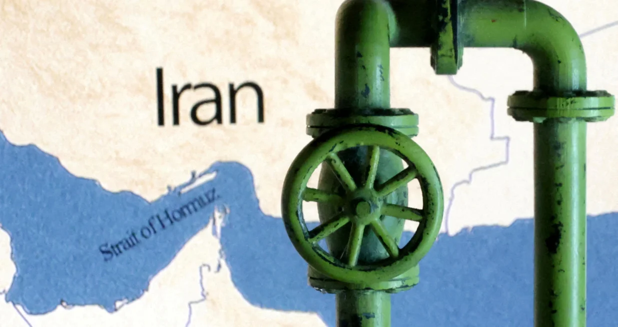FILE PHOTO: A map showing the Strait of Hormuz and Iran is seen behind a 3D printed oil pipeline in this illustration taken June 22, 2025. REUTERS/Dado Ruvic/Illustration/File Photo/Dado Ruvic