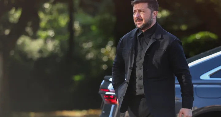 Ukraine's President Volodymyr Zelenskiy arrives at a dinner for NATO heads of states and government hosted by Dutch King Willem-Alexander and Dutch Queen Maxima, on the sidelines of a NATO Summit, at Huis ten Bosch Palace in The Hague, Netherlands June 24, 2025. REUTERS/Toby Melville/Toby Melville