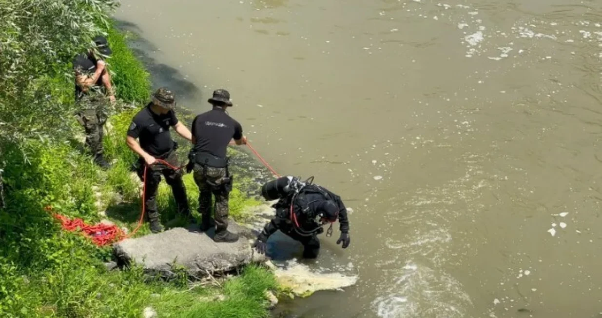 Ronioci češljaju rijeku/Telegraf.rs//