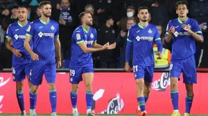 epa10382846 Getafe's striker Borja Mayoral (C) celebrates after scoring the 2-0 during the Spanish LaLiga soccer match between Getafe CF and RCD Mallorca at Coliseum Alfonso Perez stadium in Getafe, Madrid, Spain, 30 December 2022. EPA/Kiko Huesca