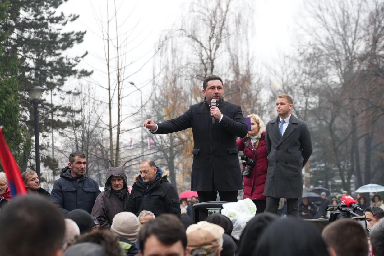 Draško Stanivuković i Ljubiša Petrović, protest zbog raspodjele novca za gradove u RS/Dejan Rakita
