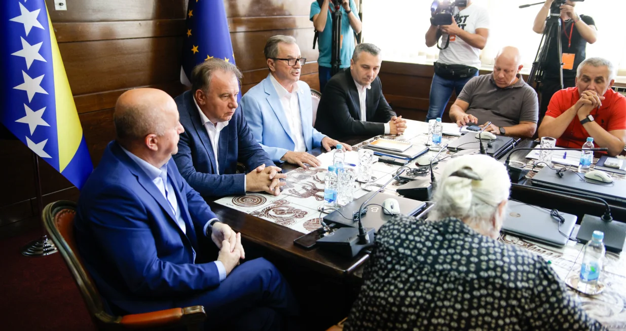 Radni sastanak rukovodstva Organizacionog odbora za obilježavanje 11. jula 1995. godine, 30. godišnjice genocida nad Bošnjacima/Damir Deljo