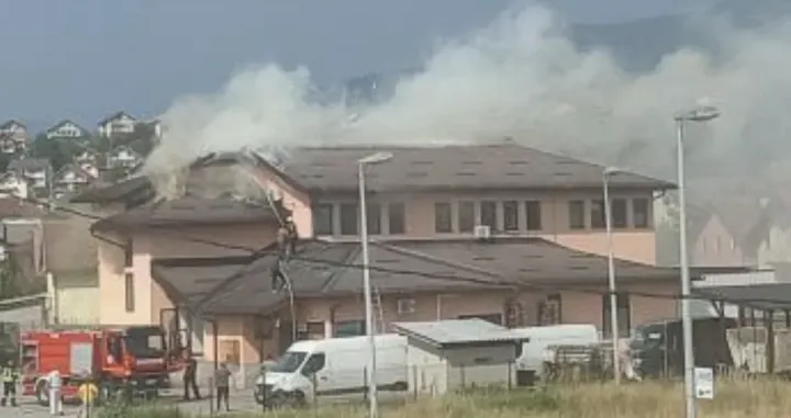Požar na objektu pekare "Mladost" u Istočnom Sarajevu/Istočno Sarajevo Lukavica Online