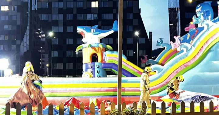 Vatrogasci ispuhani balon za skakanje, tragali za nestalim djetetom/N1