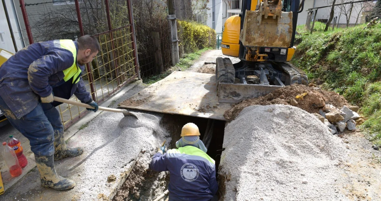 Redovne aktivnosti na održavanju vodovodnog sistema, popravak kvarova//