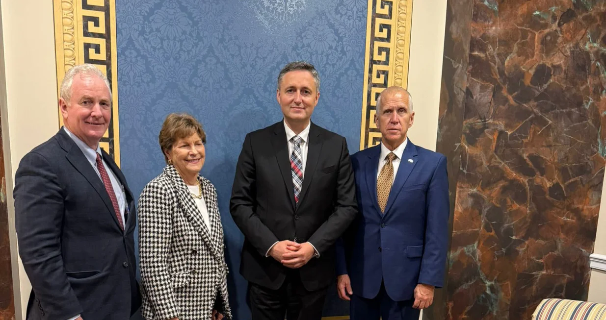 Bećirović sa kongresmenima/Kabinet člana Predsjedništva/Kabinet člana Predsjedništva 