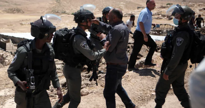 Izraelski vojnici srušili su 16 kuća palestinskih beduina na okupiranoj Zapadnoj obali, javlja Anadolu Agency (AA).Eid Abu Khamis iz Palestinskog vijeća za borbu protiv židovskih naselja kazao je da su izraleske snage srušile kuće i šatorska naselja koja su pripadala palestinskim beduinima na području između gradova Jerihon i Hebron. (Mamoun Wazwaz - Anadolu Agency)/Mamoun Wazwaz