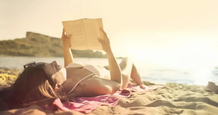 Influenserka slučajno zaspala tokom sunčanja/Pexels