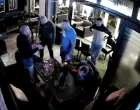 Gazda kafića pretukao muškarce koji su maltretirali konobaricu/Kresimir Mustapic