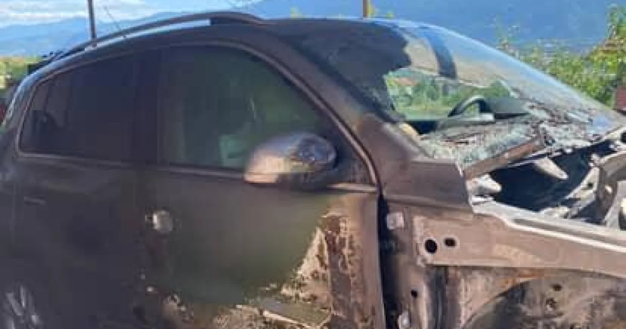 Izgorio automobil/Crna-Hronika//