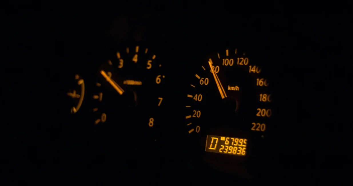 automobil, vozač, kilometraža, mjerač/George Golikov