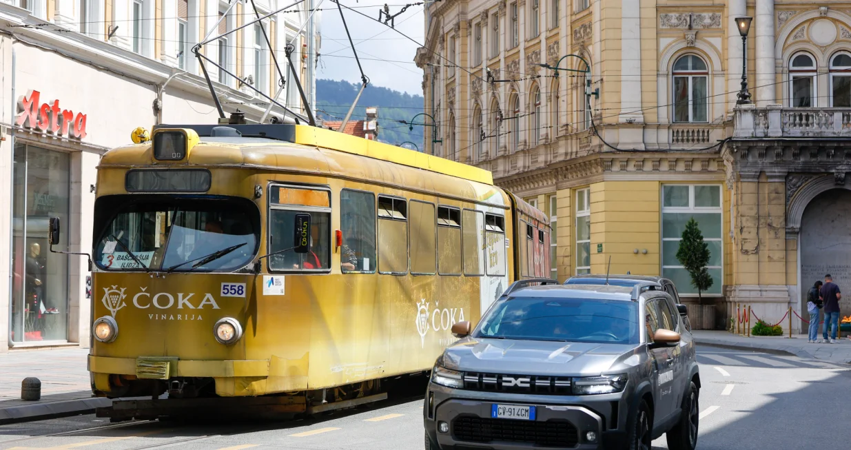 Javni prevoz ilustracije/Damir Deljo