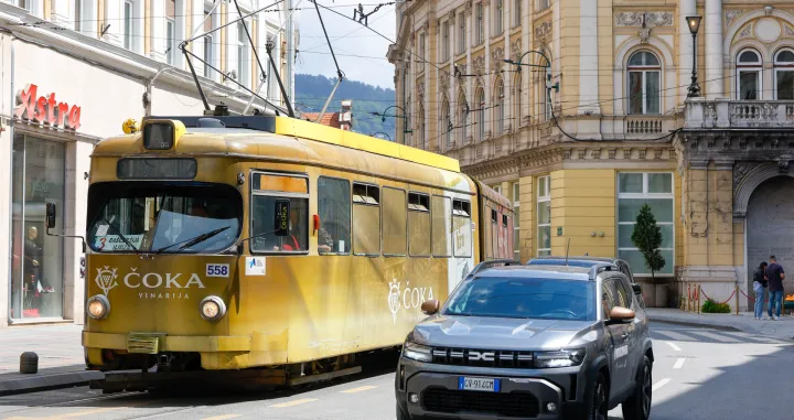 Javni prevoz ilustracije/Damir Deljo