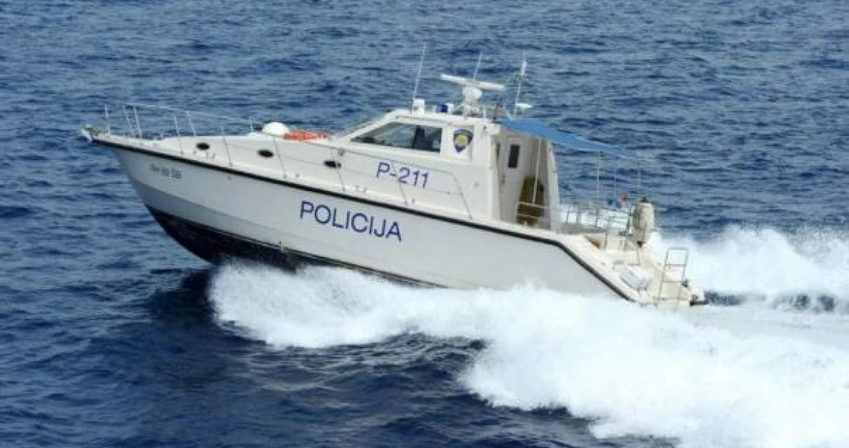 Dječak poginuo dok je gliser vukao "bananu"/