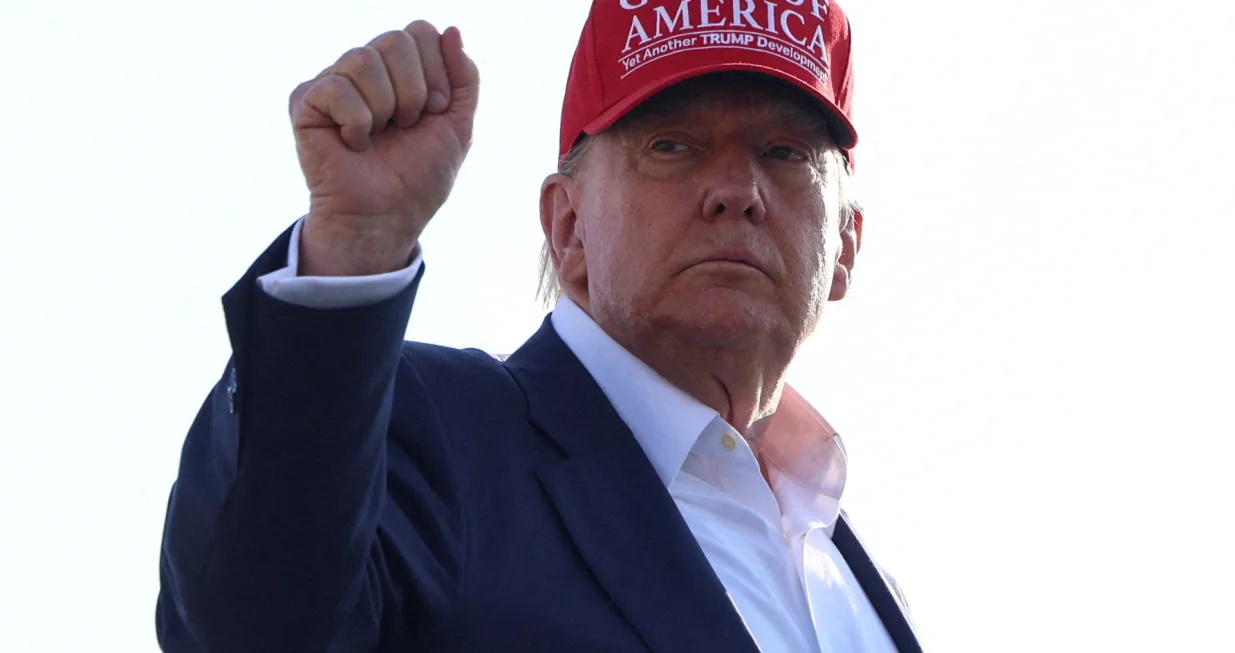 U.S. President Donald Trump wears a "Gulf of America" hat as he boards Air Force One to depart for Florida, at Joint Base Andrews, Maryland, U.S., July 1, 2025. REUTERS/Evelyn Hockstein  TPX IMAGES OF THE DAY/Evelyn Hockstein