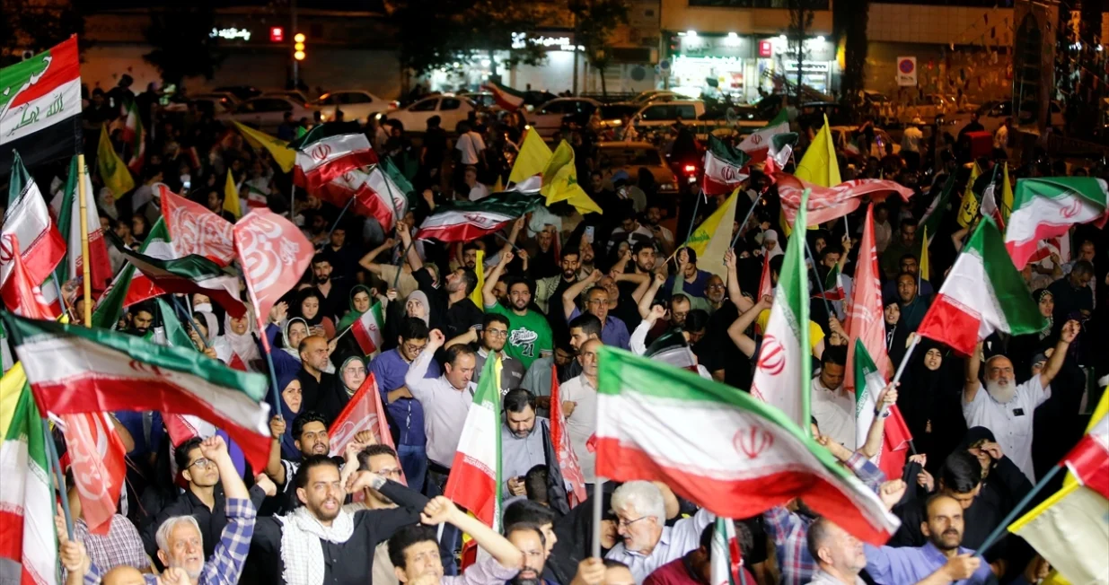 Građani Teherana na trgovima slave iranske napade na Izrael/Fatemeh Bahrami